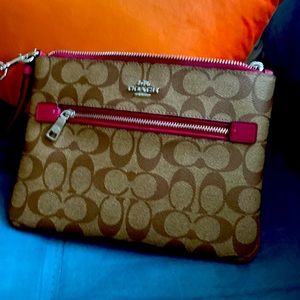 Coach Clutch Wristlet nice original Authentic